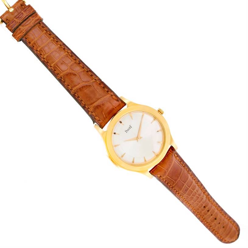 Piaget or jaune