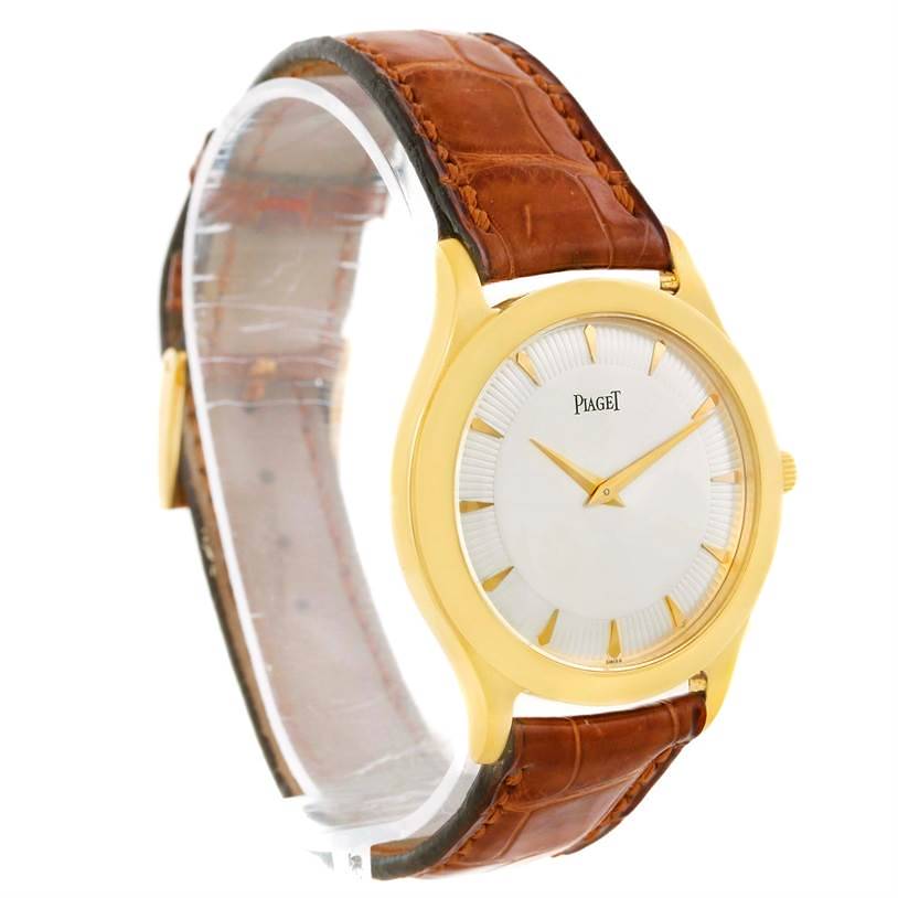 Piaget or jaune